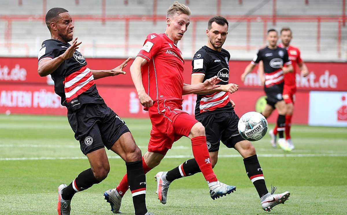 爱游戏官方入口-里昂在客场战胜马赛，保持积分榜领先位置的简单介绍