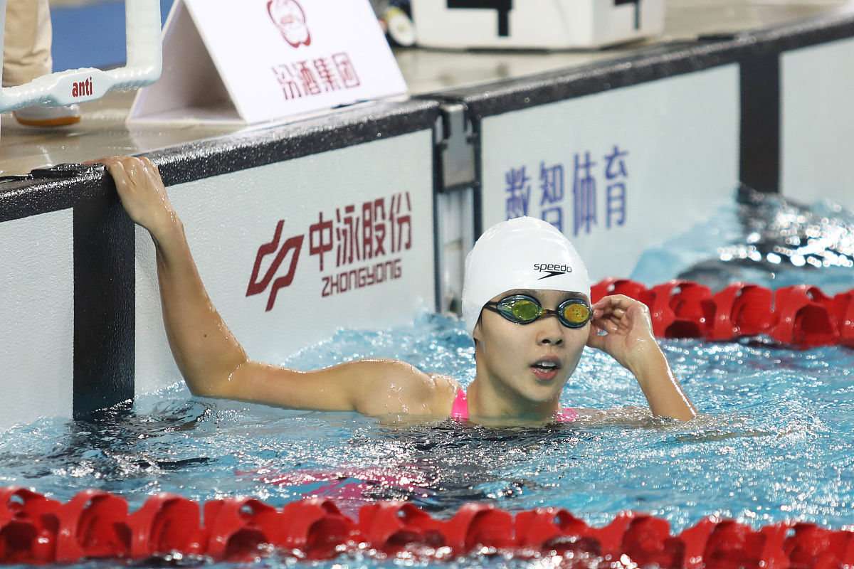 爱游戏tv-游泳决赛中选手实力横扫，创历史新高