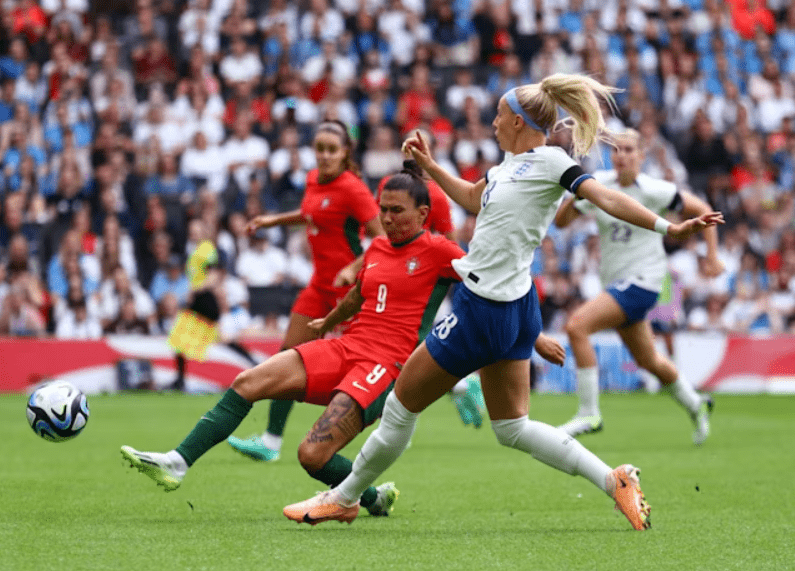 荷兰女足队员签约豪门俱乐部