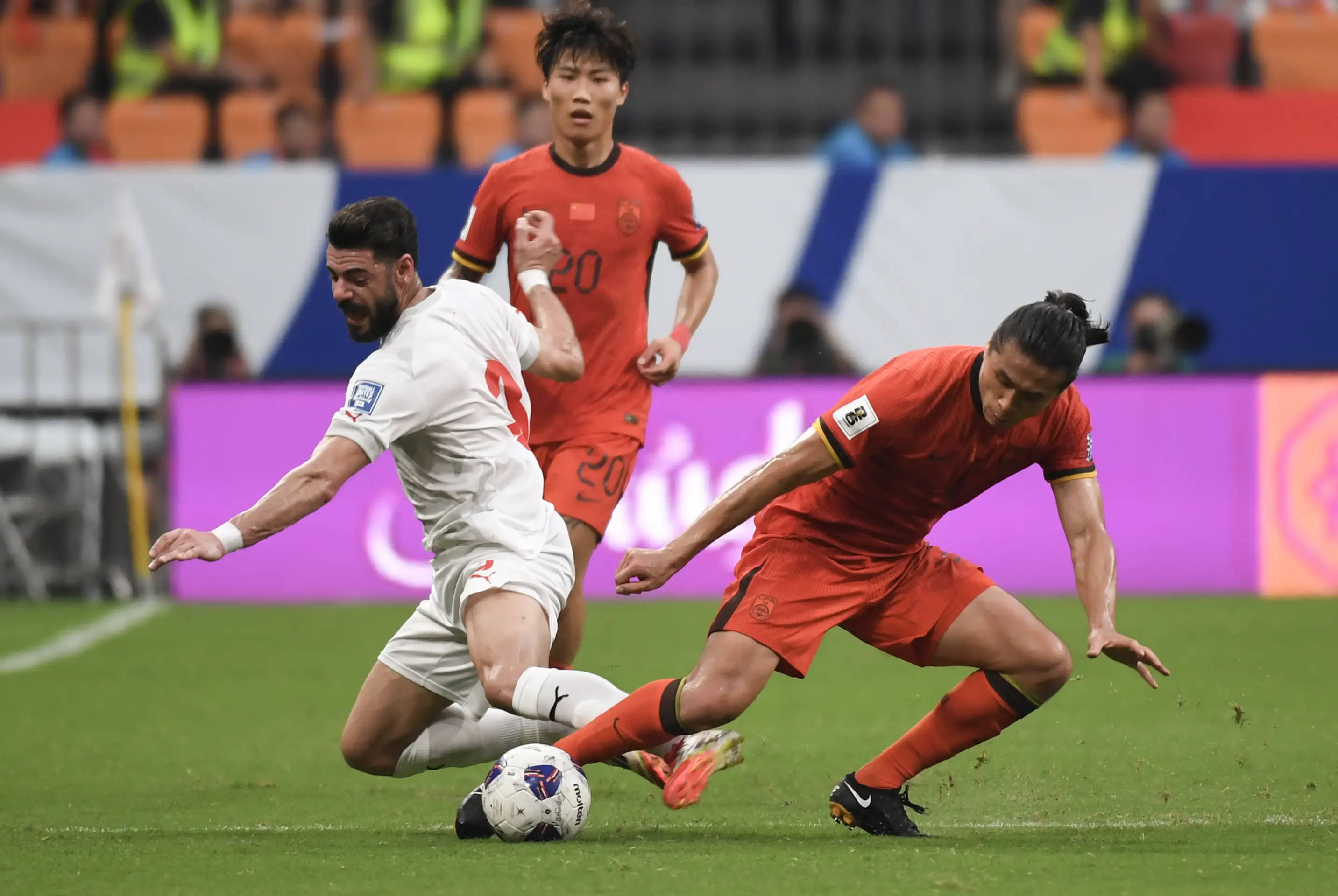 足球青训工作见成效，新秀崭露头角的简单介绍