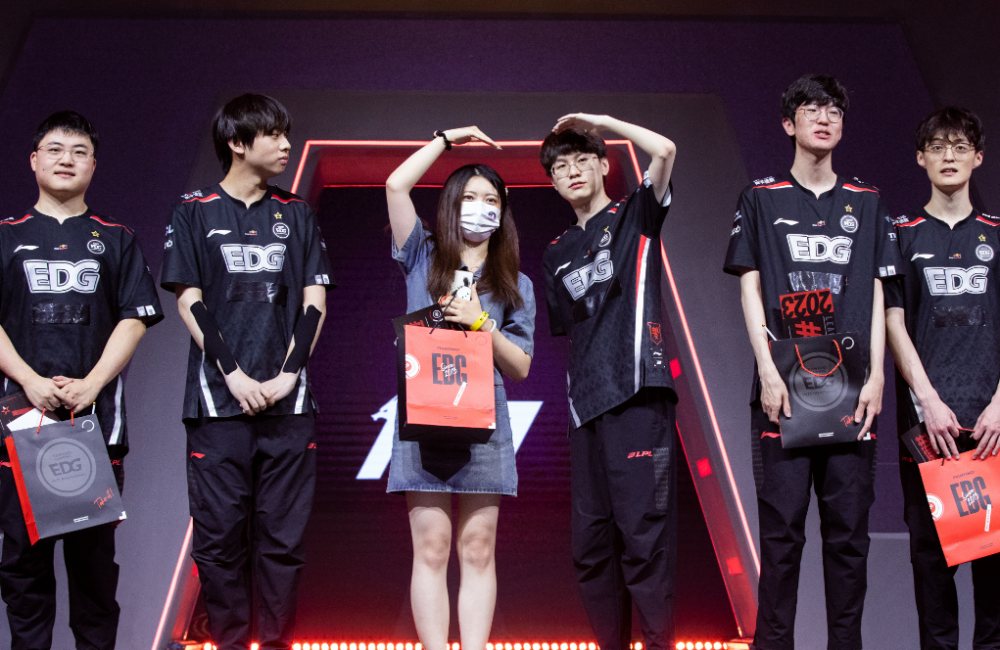 C9力克RNG，Meiko打出惊人五杀顶尖较量小组赛，让粉丝疯狂欢呼的简单介绍