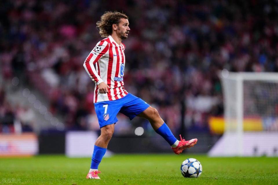 AYXapp下载-马德里竞技主场晋级，守住关键胜利