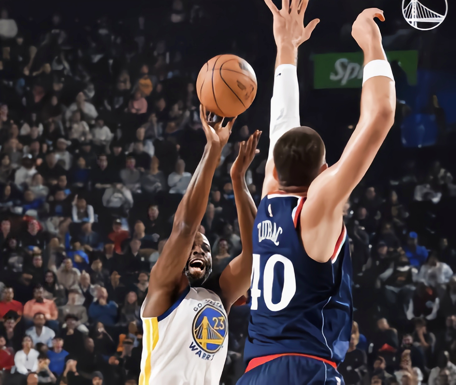 爱游戏体育官网-勇士外线投篮高效，逆转比赛获胜