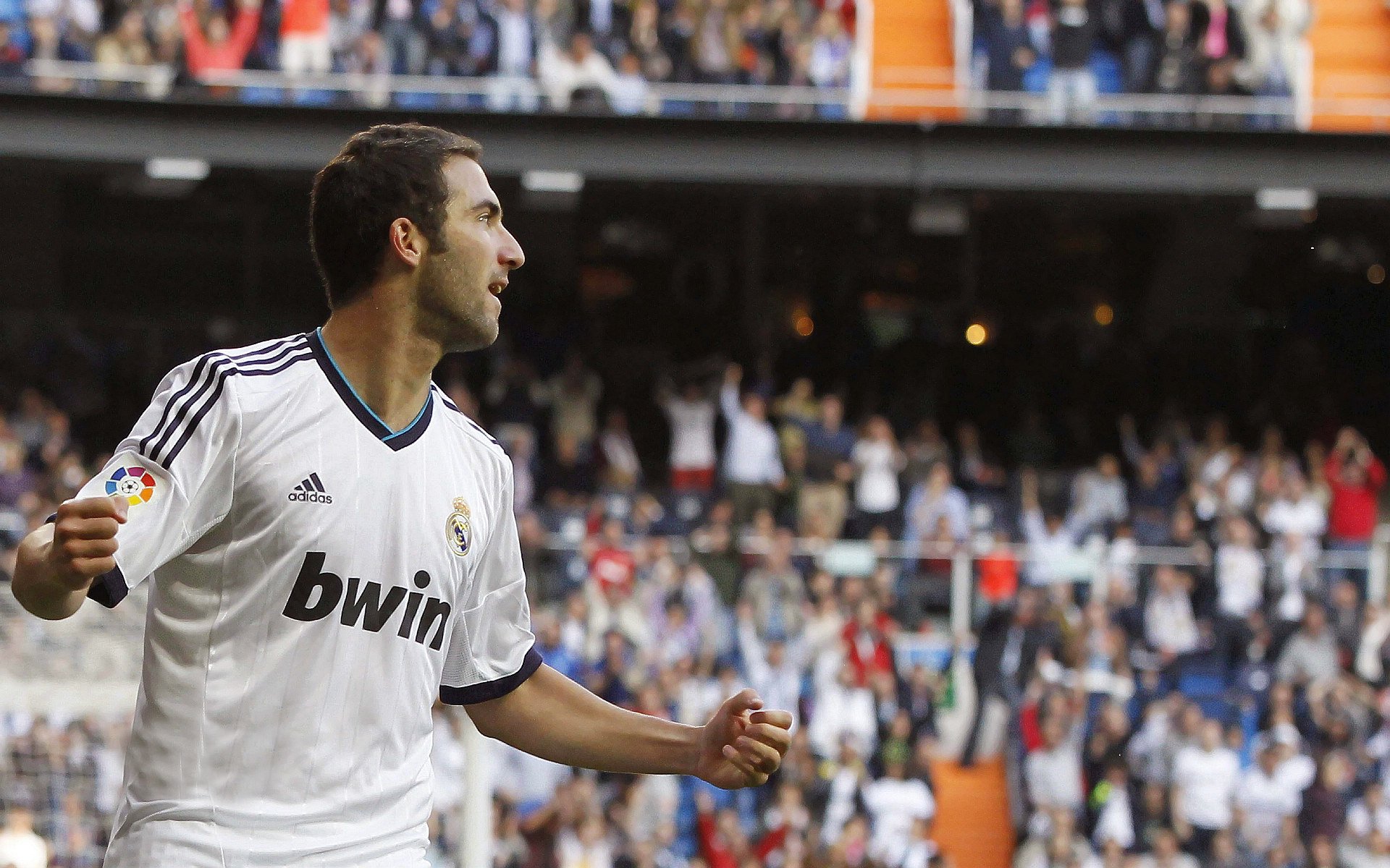 爱游戏在线-绿茵场上的雷霆，当国家德比哲学冲垮篮球思维